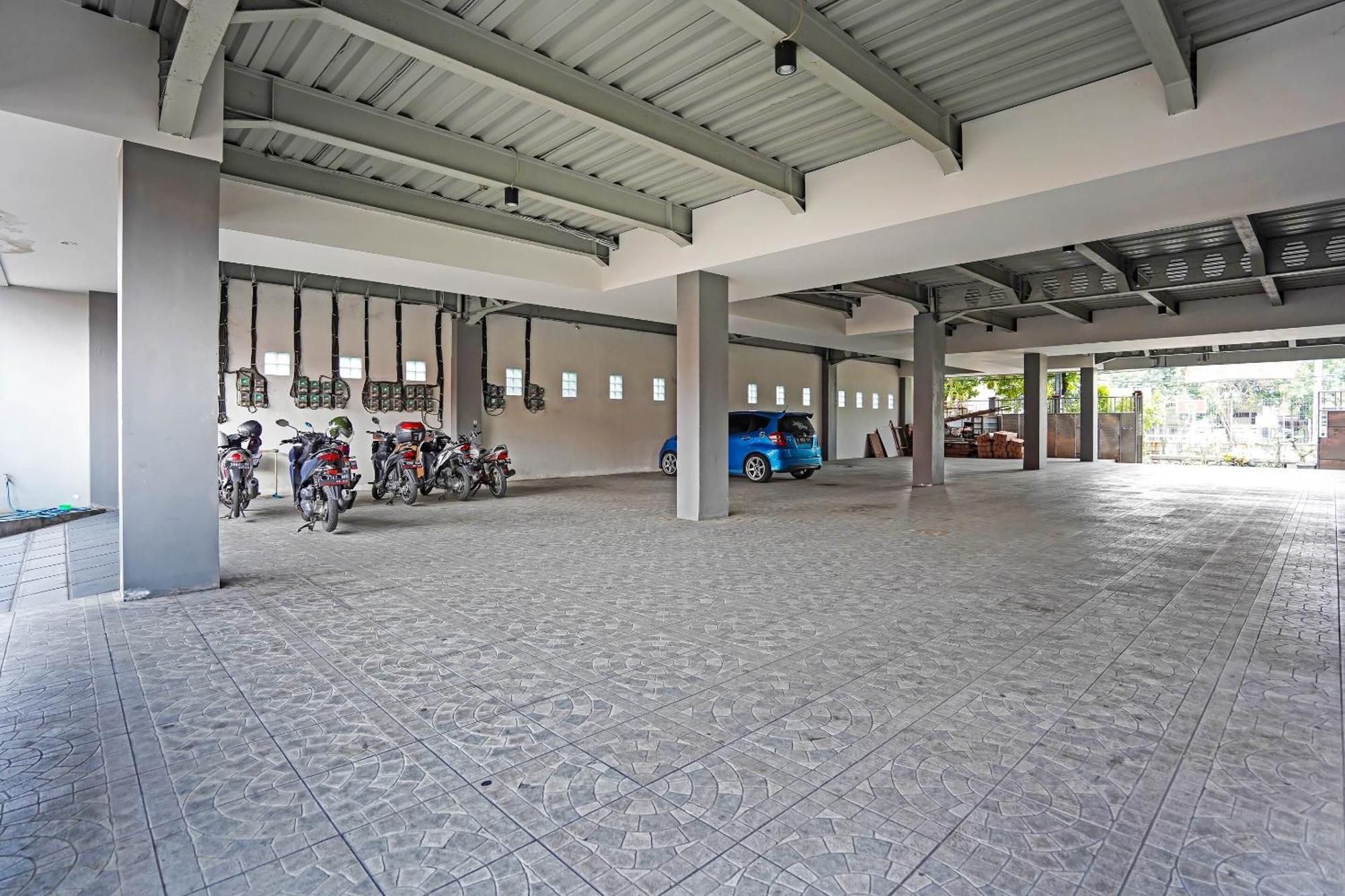 Oyo 90889 Dkb Residence Sorabaya Extérieur photo