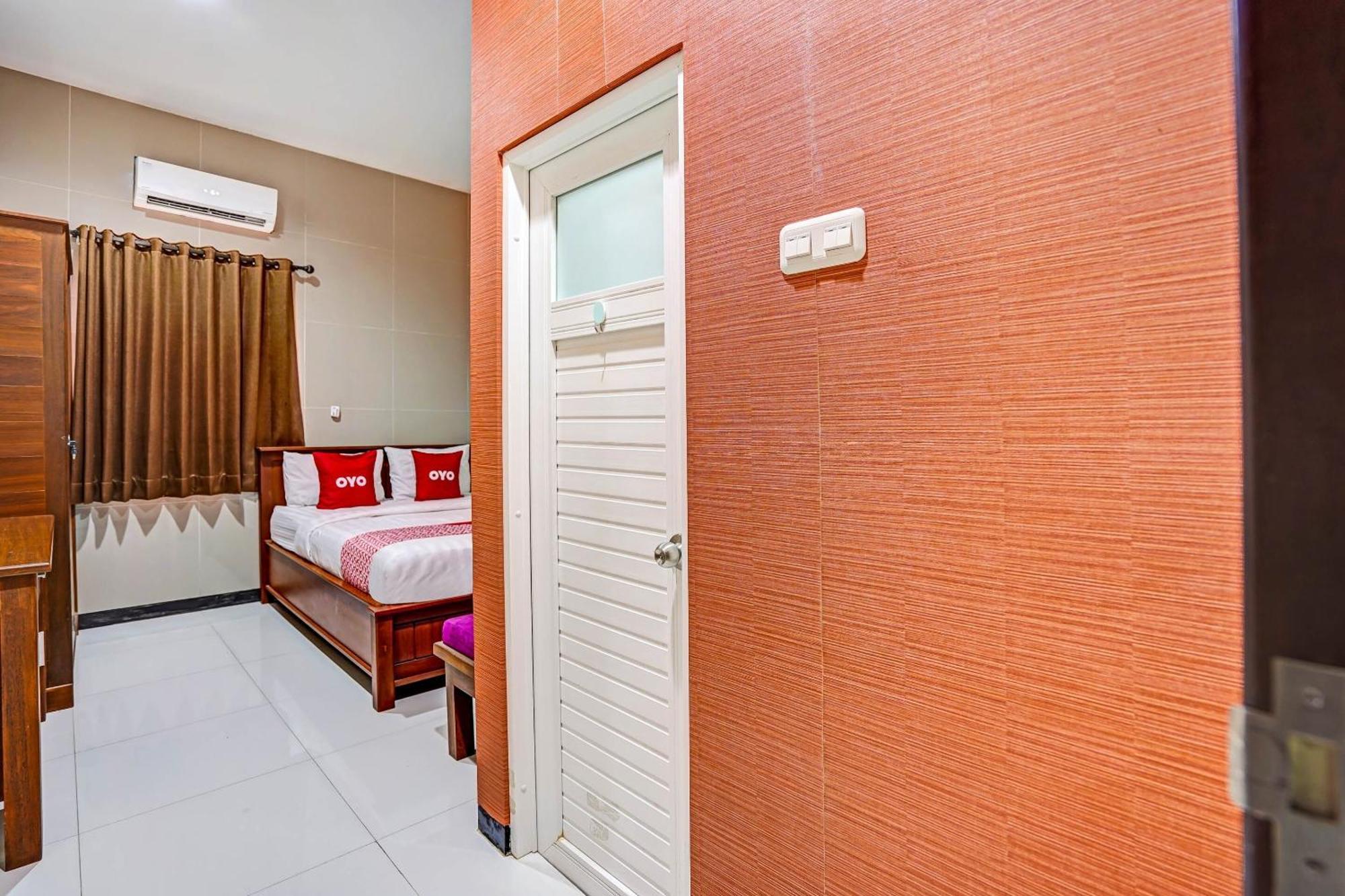 Oyo 90889 Dkb Residence Sorabaya Extérieur photo