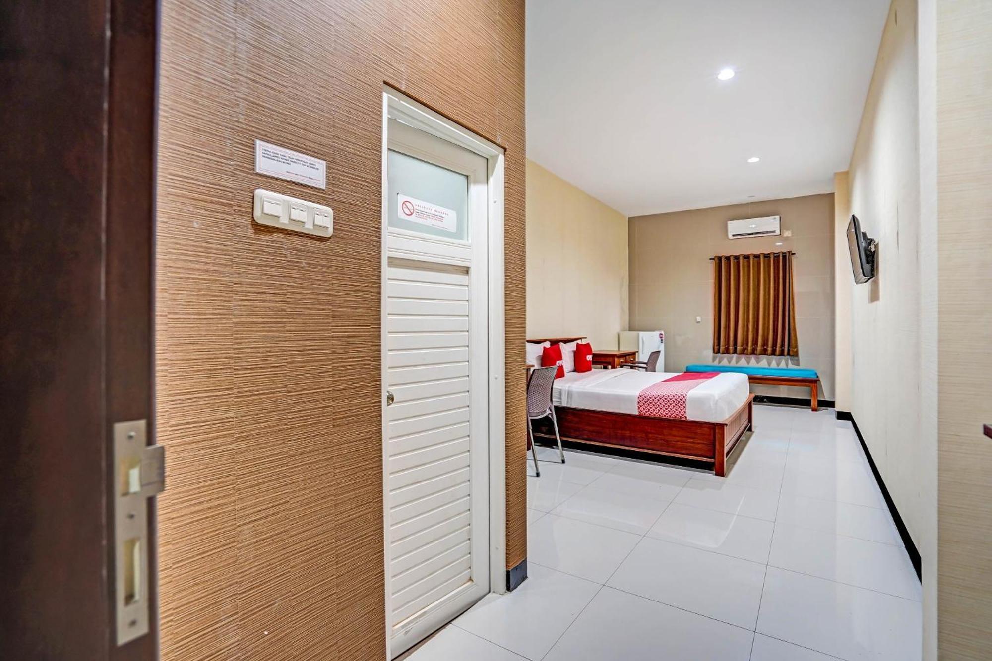 Oyo 90889 Dkb Residence Sorabaya Extérieur photo