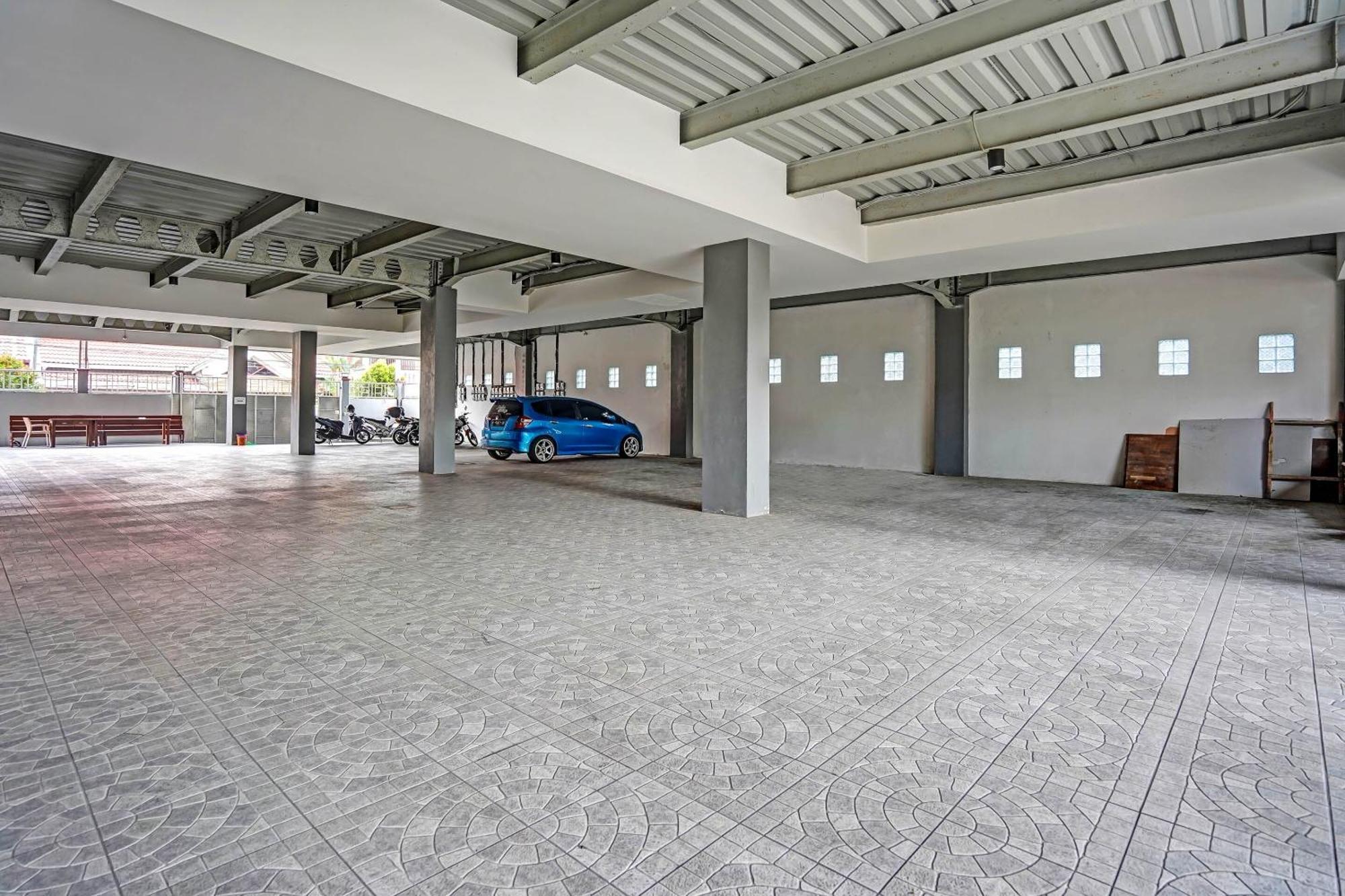 Oyo 90889 Dkb Residence Sorabaya Extérieur photo