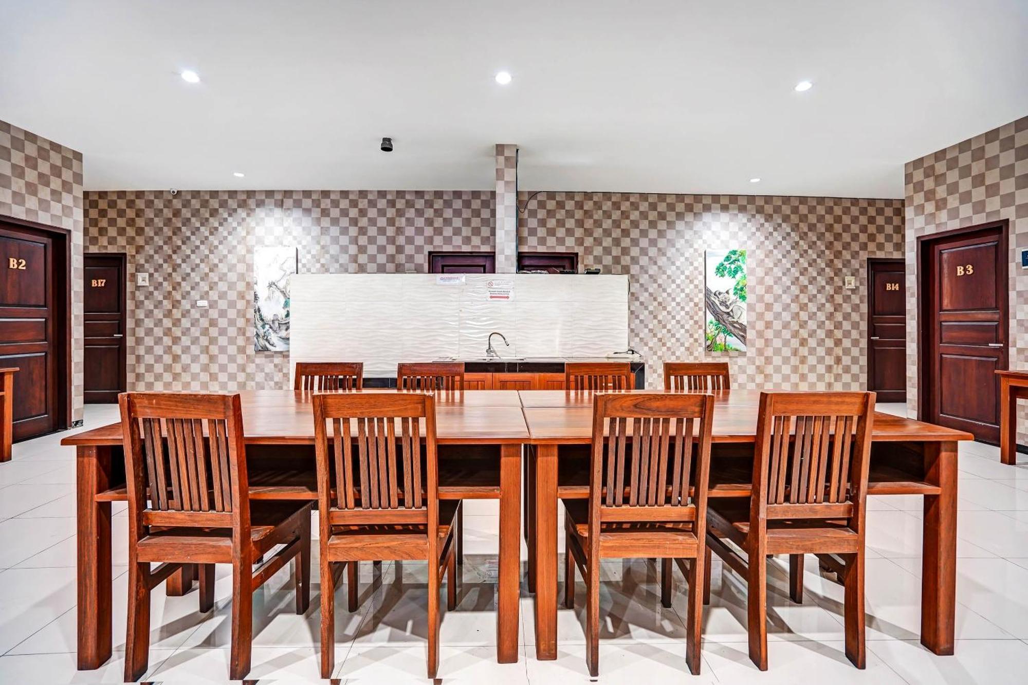 Oyo 90889 Dkb Residence Sorabaya Extérieur photo