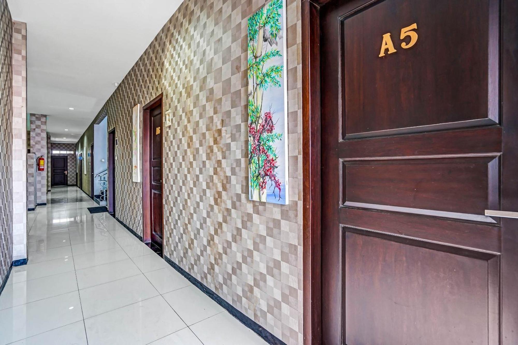 Oyo 90889 Dkb Residence Sorabaya Extérieur photo